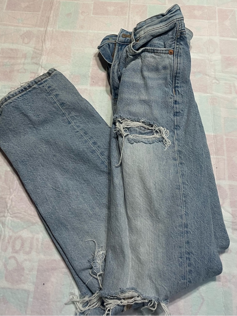 American Eagle Boyfriend Style Baggy Light Blue Distressed Women’s Jeans